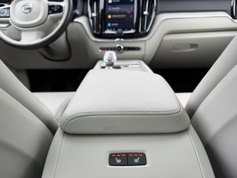 Volvo XC 60 Ultimate Bright Recharge - foto 10