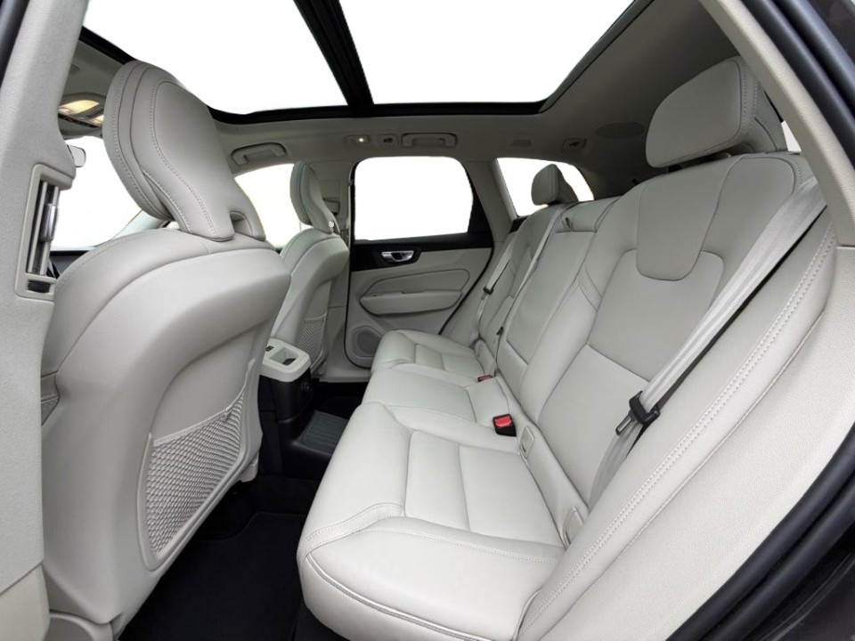 Volvo XC 60 Ultimate Bright Recharge - foto 9