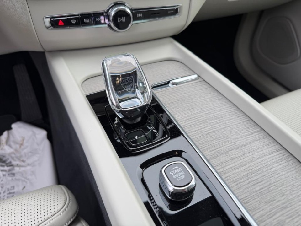 Volvo XC 60 Ultimate Bright Recharge - foto 11