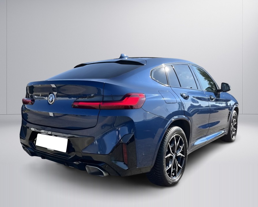 BMW X4 xDrive20i M-Sport (2)