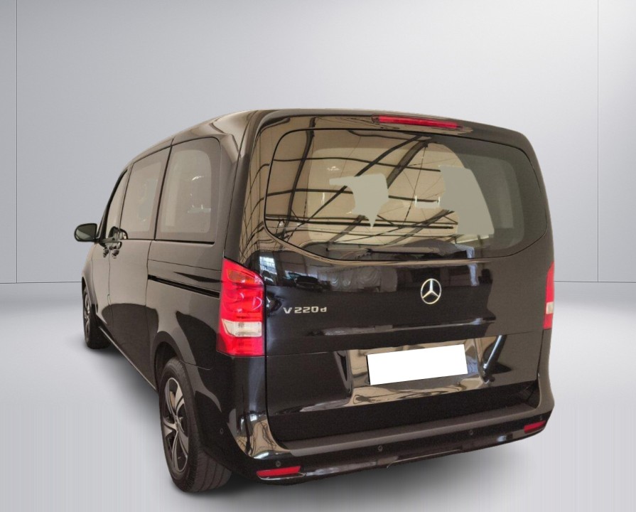 Mercedes-Benz V 220d (5)