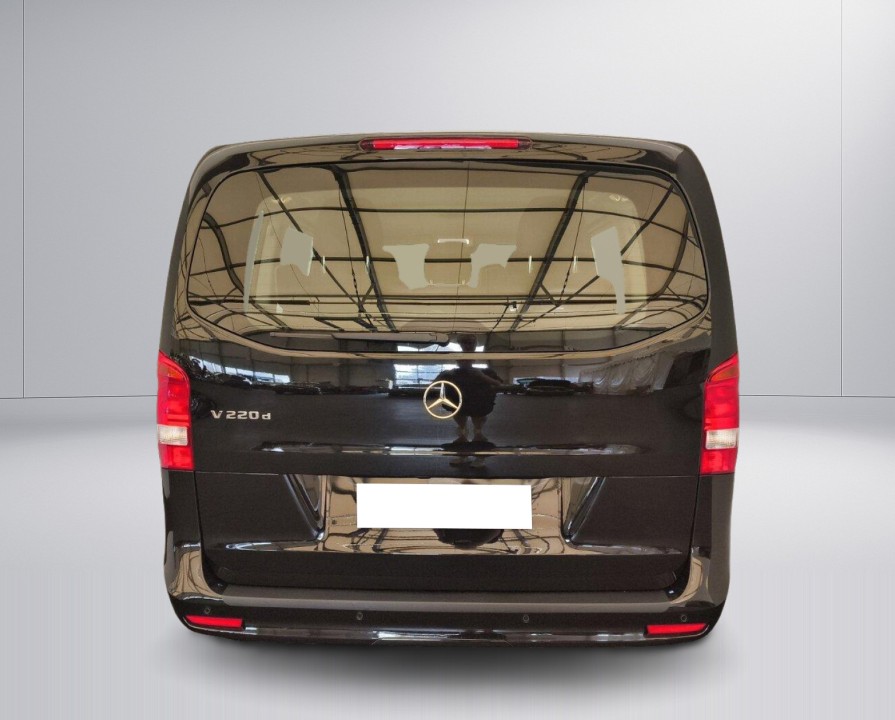 Mercedes-Benz V 220d (4)