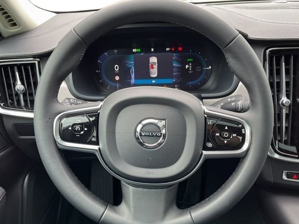 Volvo S90 T8 Recharge AWD (3)