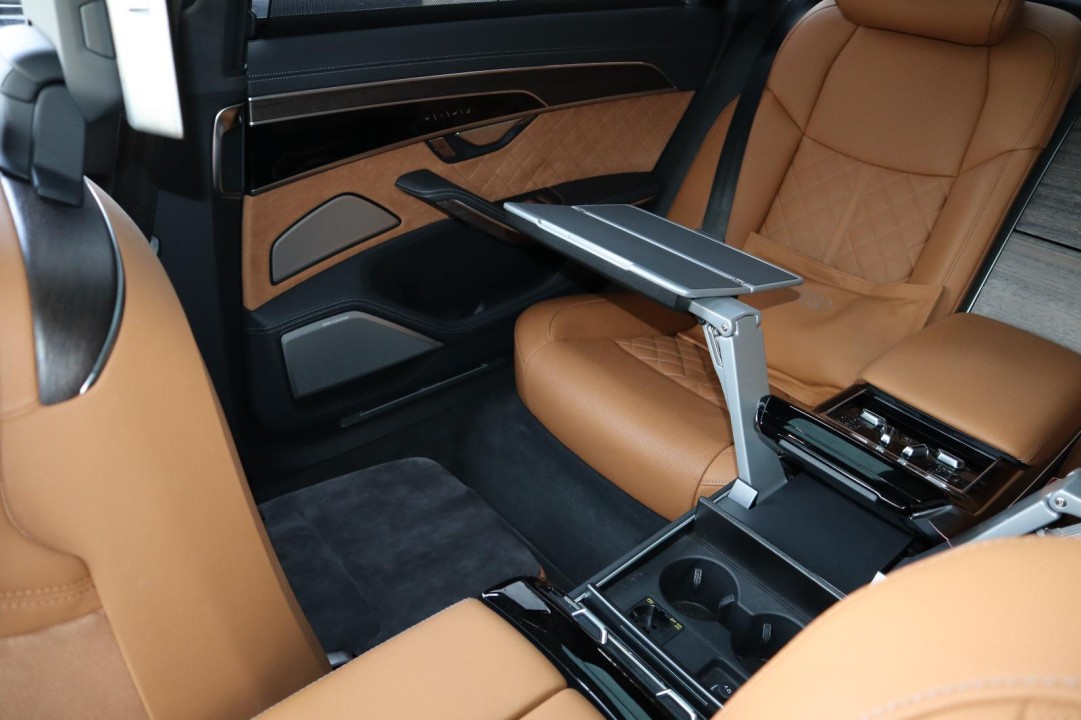 Audi A8 L 60 TFSIe quattro tiptronic - foto 30