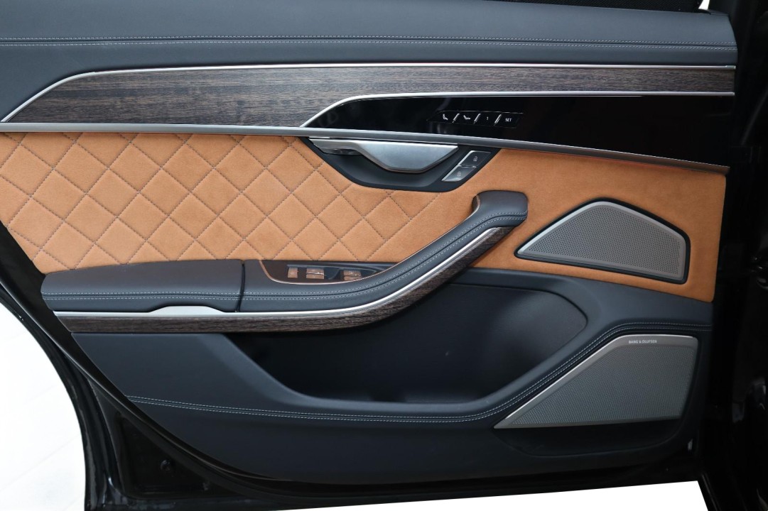 Audi A8 L 60 TFSIe quattro tiptronic - foto 39