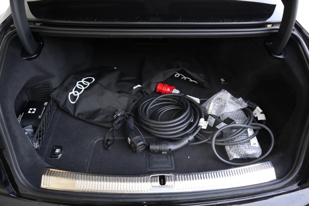 Audi A8 L 60 TFSIe quattro tiptronic - foto 48