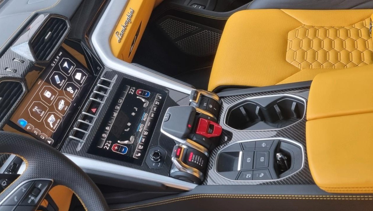 Lamborghini Urus - foto 14