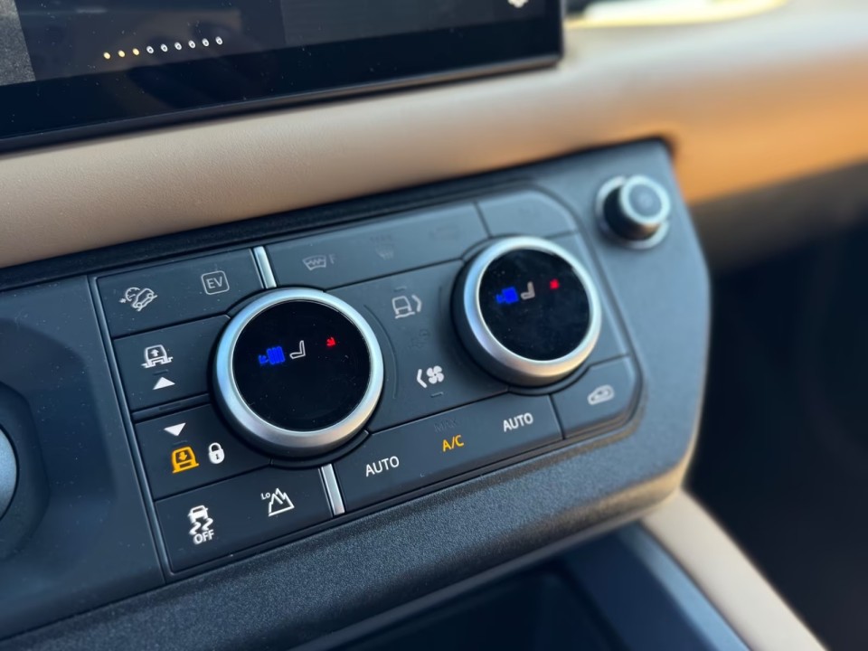 Land Rover Defender P300e X-Dynamic HSE 110 - foto 9