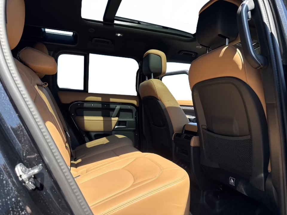 Land Rover Defender P300e X-Dynamic HSE 110 - foto 13