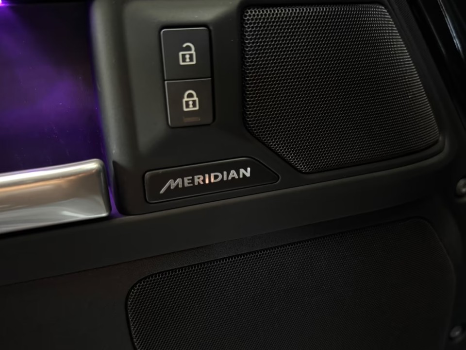 Land Rover Defender P300e X-Dynamic HSE 110 - foto 10