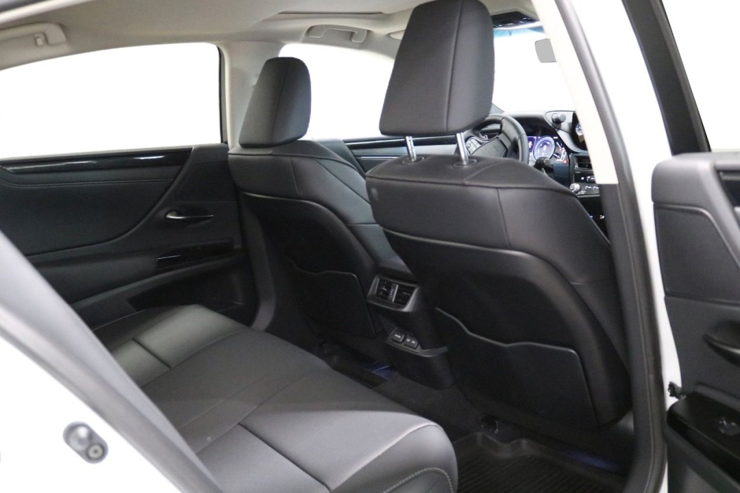 Lexus Seria ES 300h - foto 12