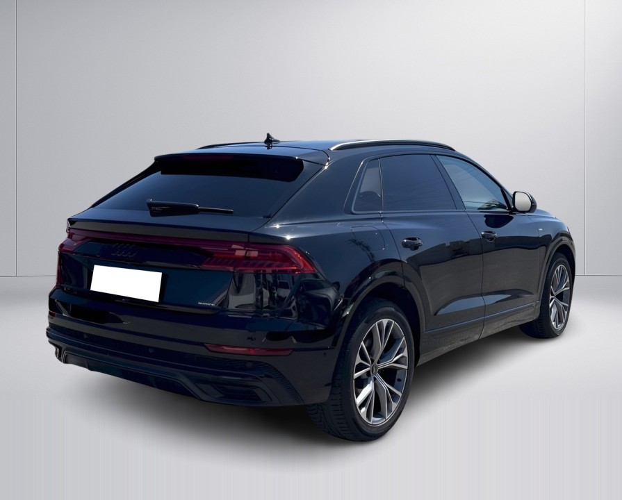Audi Q8 45TDI quattro tiptronic (2)