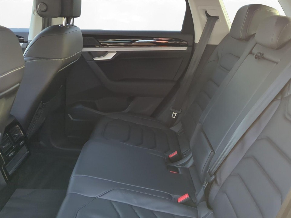 Volkswagen Touareg V6 TDI - foto 8
