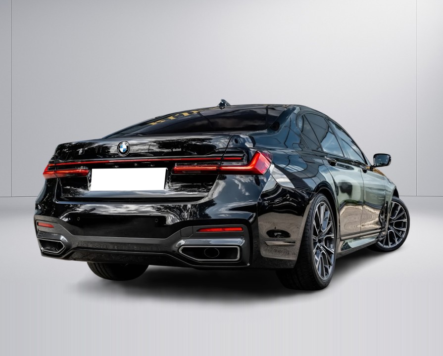 BMW Seria 7 745e M-Sport (3)