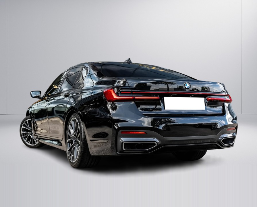 BMW Seria 7 745e M-Sport (5)