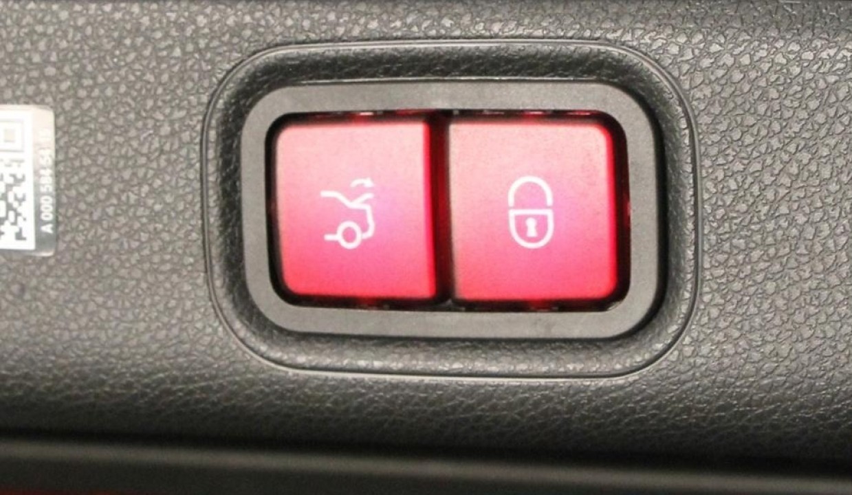 Mercedes-Benz E 300de 4MATIC - foto 10