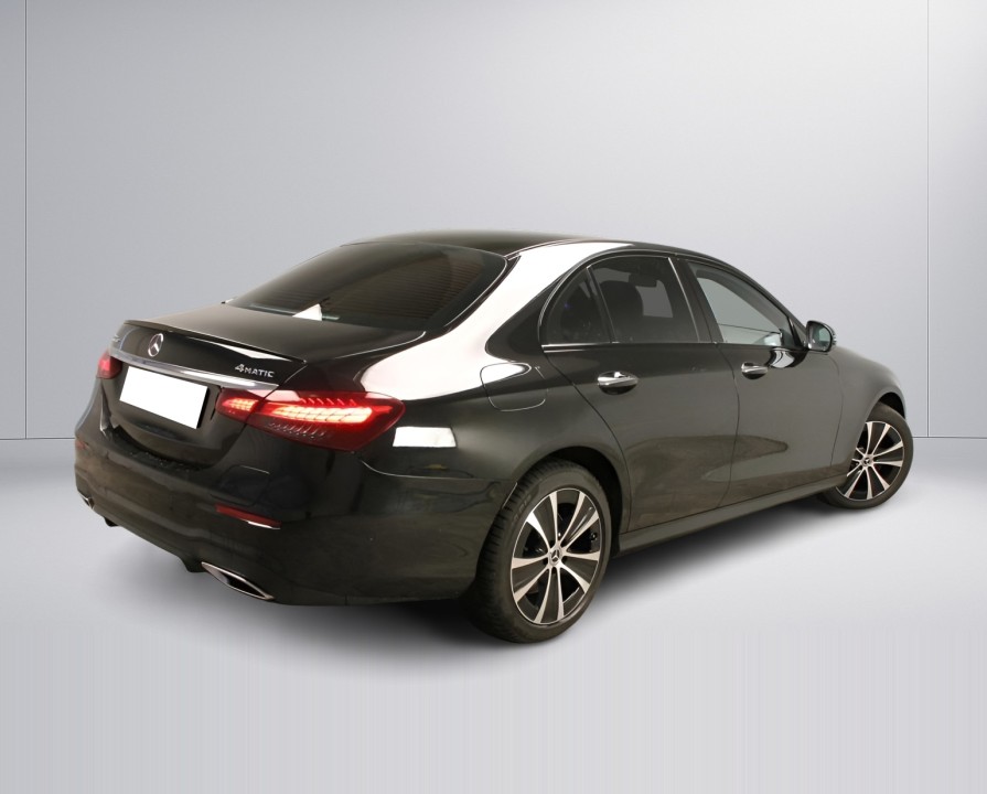 Mercedes-Benz E 300de 4MATIC (3)