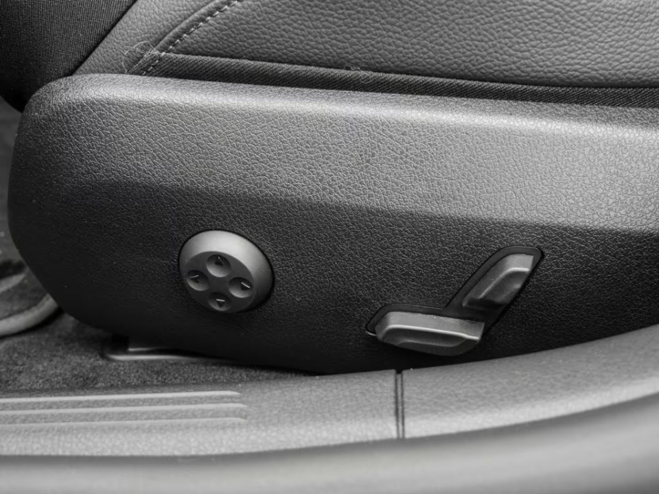 Mercedes-Benz E 300de 4MATIC AMG Line - foto 17