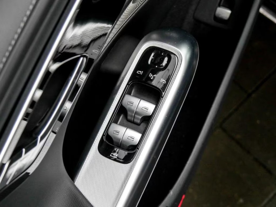 Mercedes-Benz E 300de 4MATIC AMG Line - foto 14