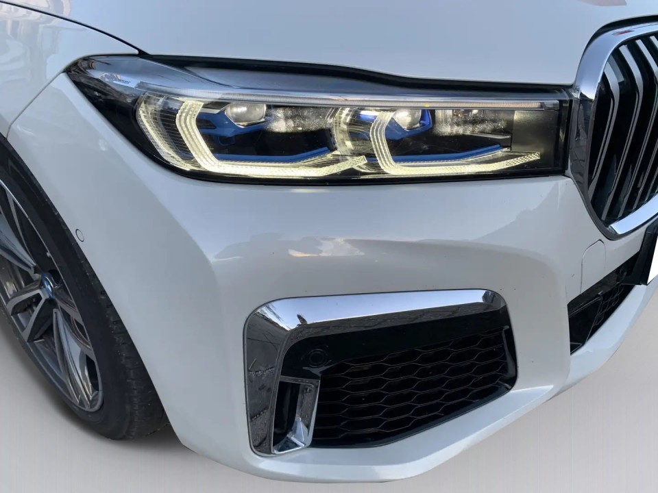 BMW Seria 7 745e M-Sport - foto 24
