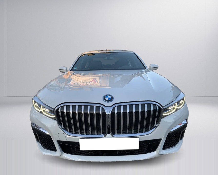 BMW Seria 7 745e M-Sport - foto 8