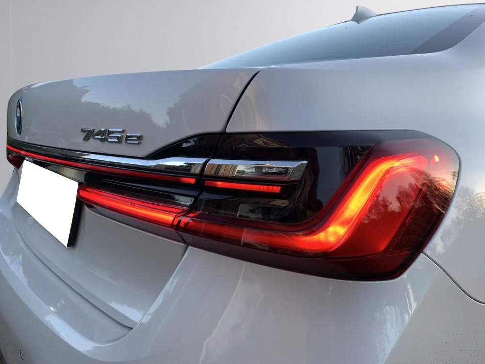 BMW Seria 7 745e M-Sport - foto 23