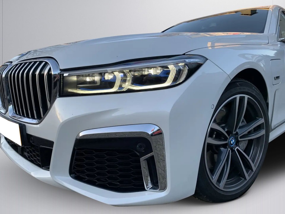 BMW Seria 7 745e M-Sport - foto 25