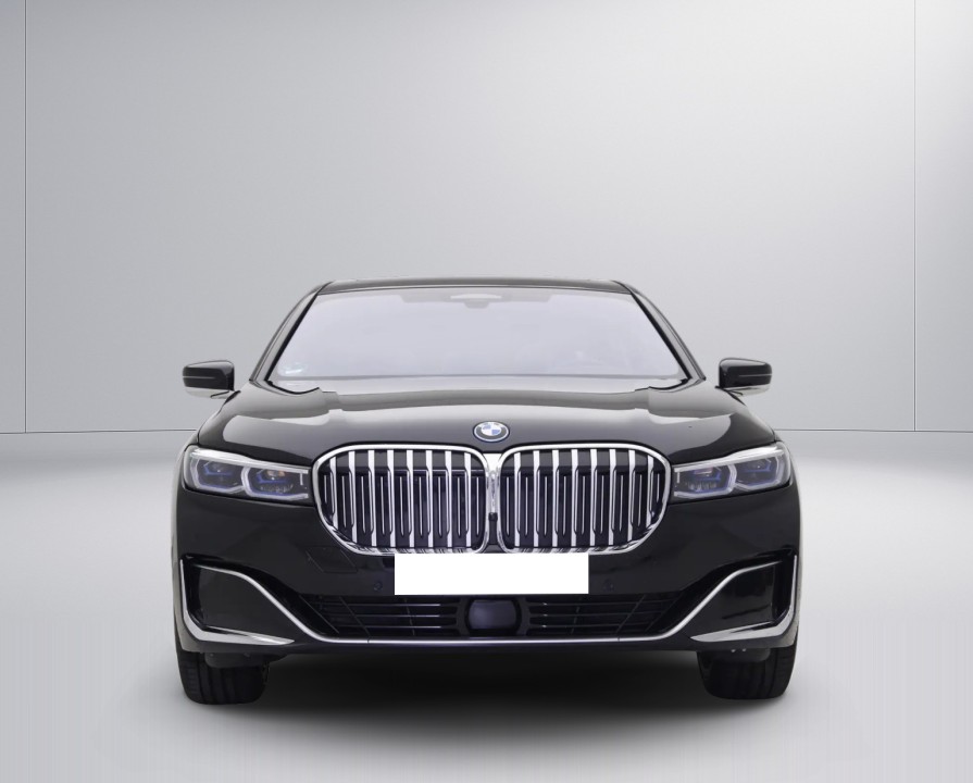BMW Seria 7 745e - foto 8