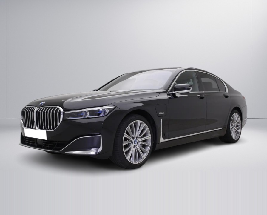 BMW Seria 7 745e - foto 7