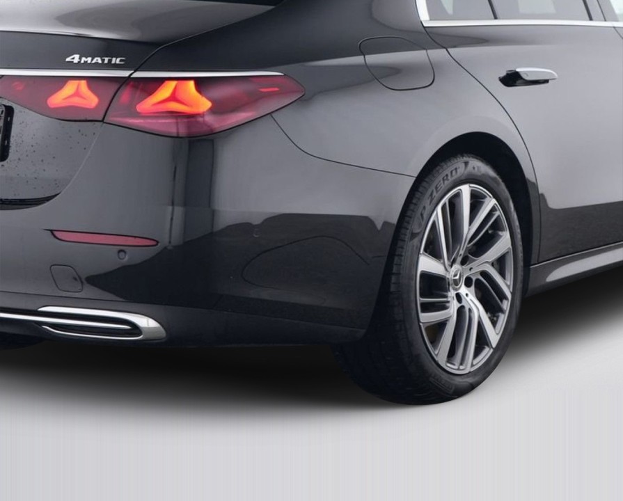 Mercedes-Benz E 300de 4MATIC - foto 13