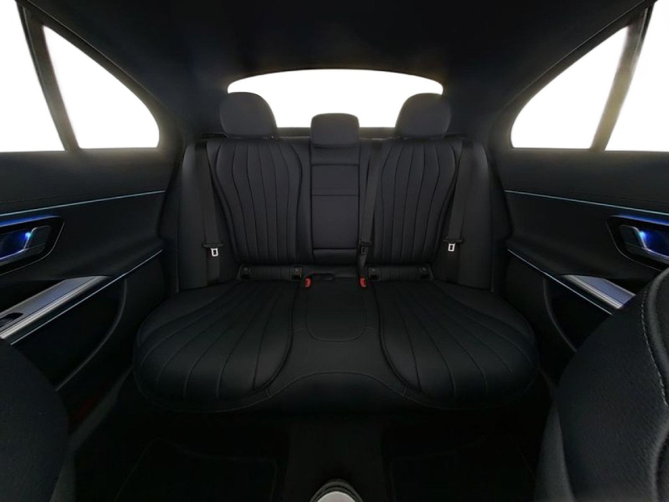 Mercedes-Benz E 400e 4MATIC AMG Line - foto 12