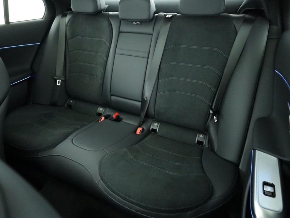 Mercedes-Benz E 220d AMG Line - foto 24