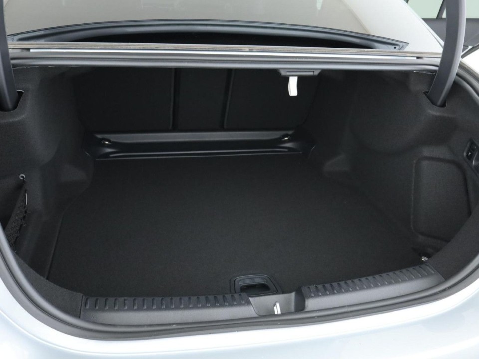 Mercedes-Benz E 220d AMG Line - foto 29