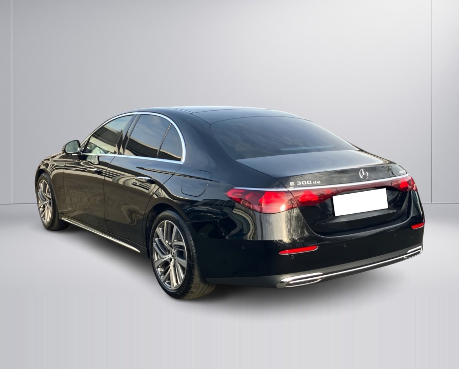 Mercedes-Benz E 300de 4MATIC AMG Line (4)