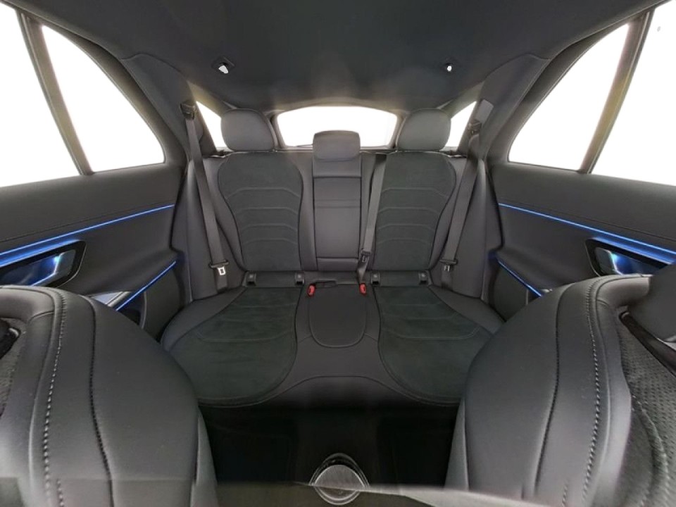 Mercedes-Benz E 300de T-Modell - foto 12