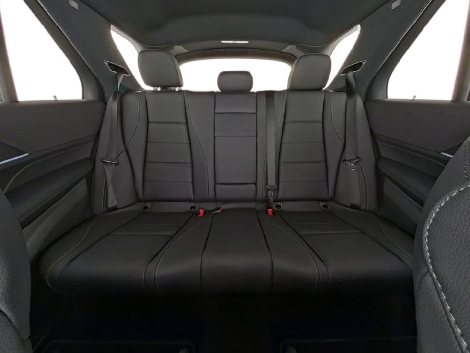 Mercedes-Benz GLE 300d 4MATIC AMG Line (5)