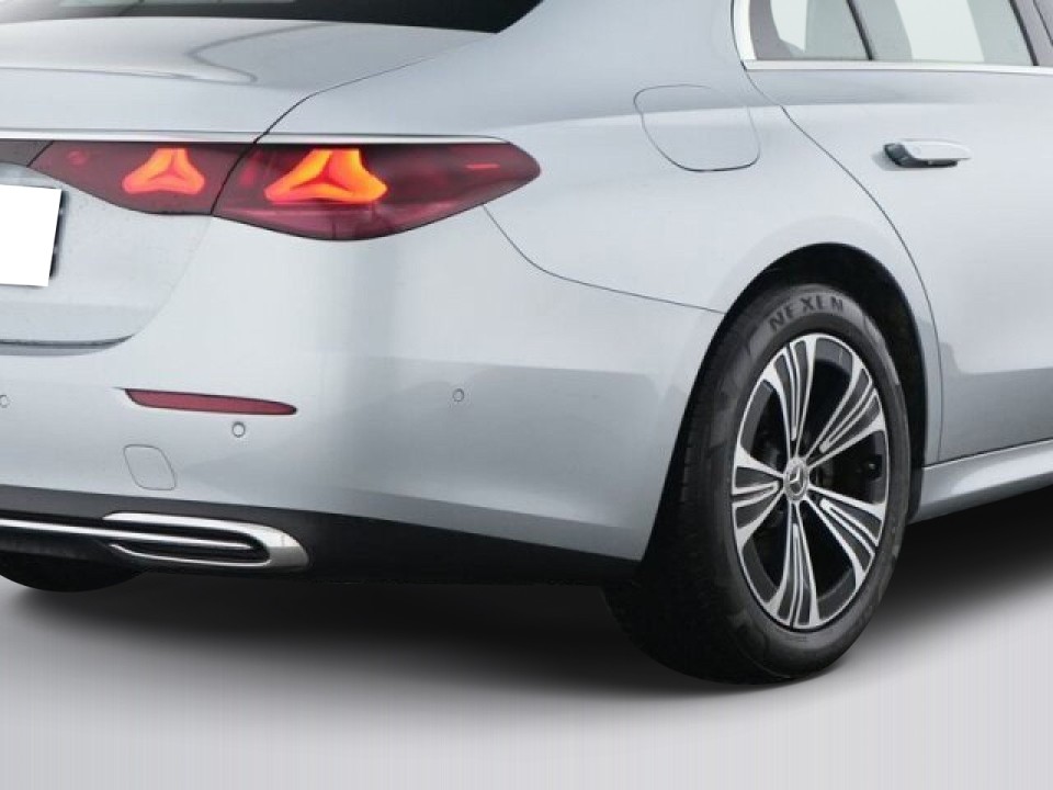 Mercedes-Benz E 220d 4MATIC - foto 8