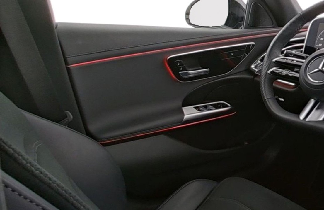 Mercedes-Benz E 200 AMG Line - foto 7