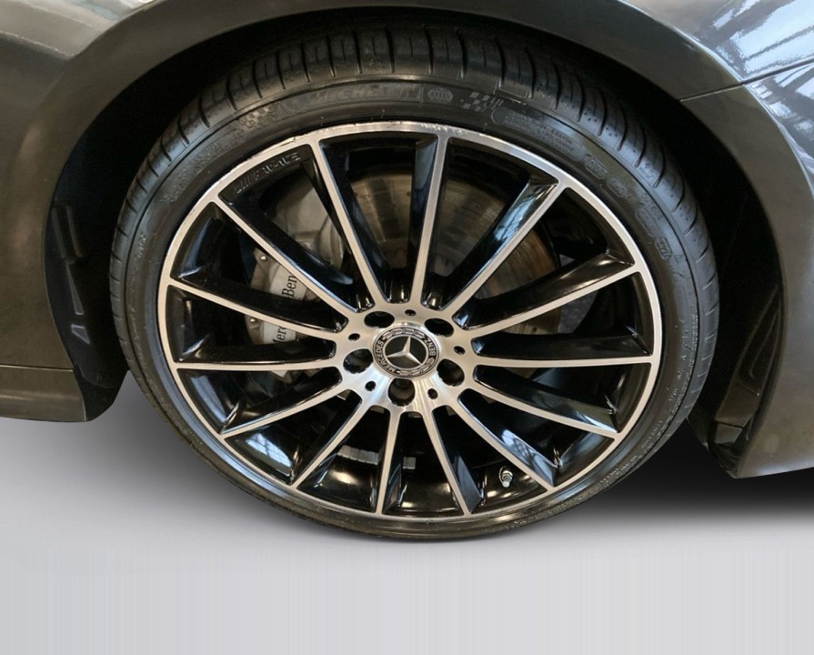 Mercedes-Benz E 300 Coupe AMG Line - foto 14