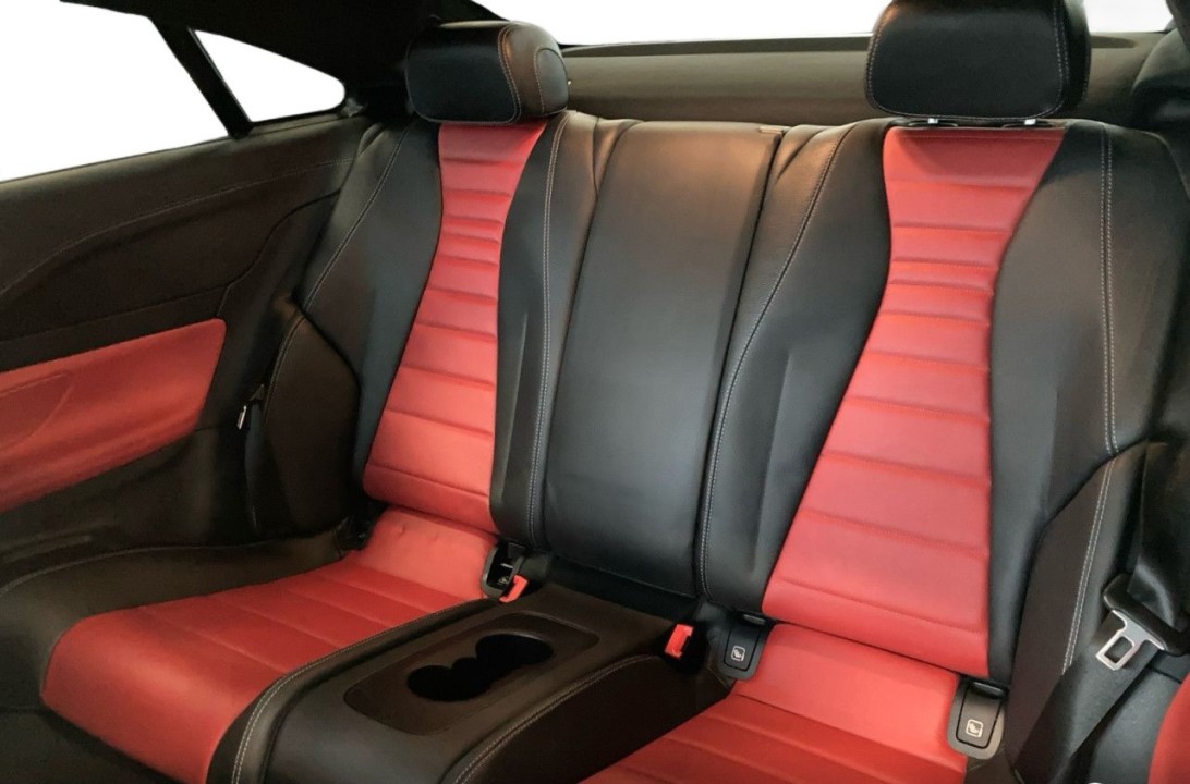 Mercedes-Benz E 300 Coupe AMG Line - foto 8