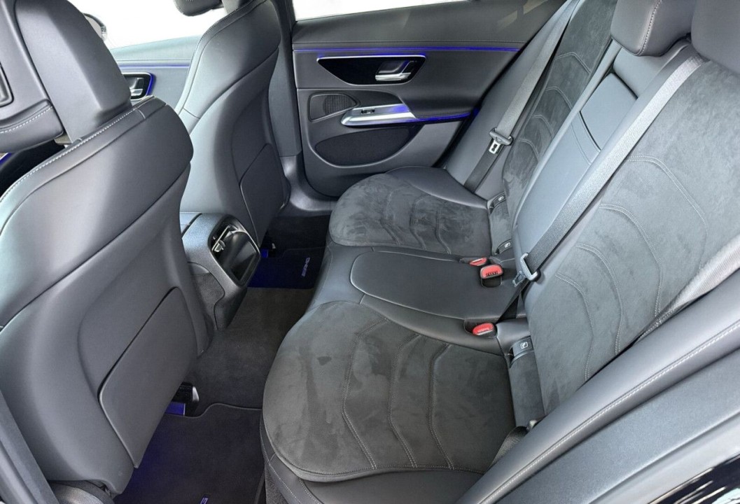 Mercedes-Benz E 200 AMG Line - foto 8