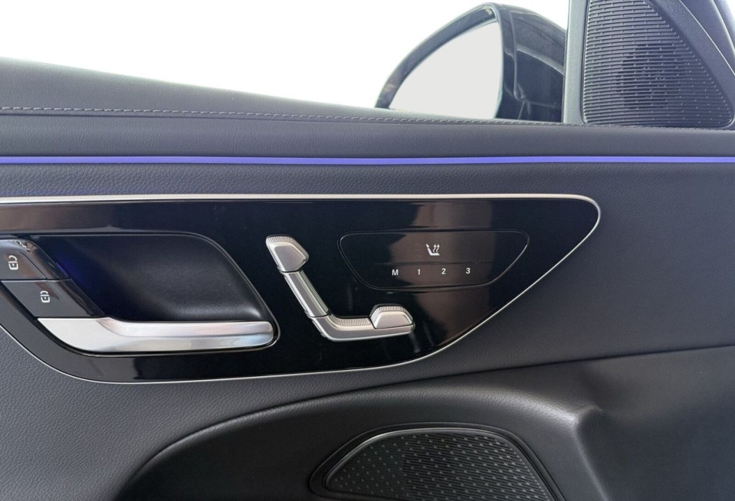 Mercedes-Benz E 200 AMG Line - foto 9