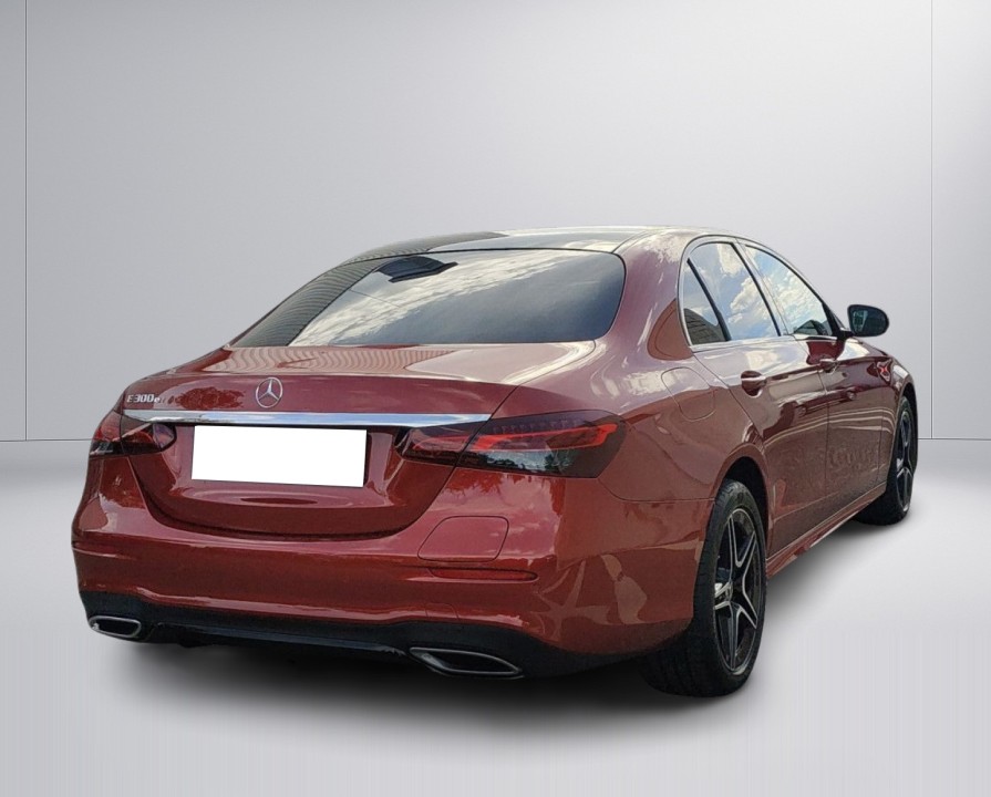 Mercedes-Benz E 300e AMG Line (2)