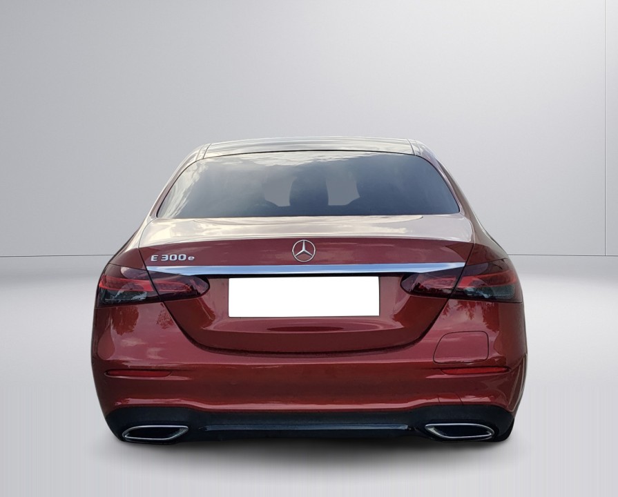 Mercedes-Benz E 300e AMG Line (3)