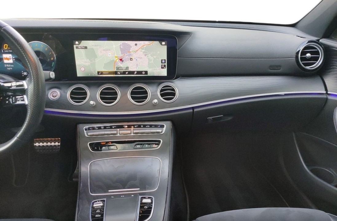 Mercedes-Benz E 300e AMG Line - foto 11