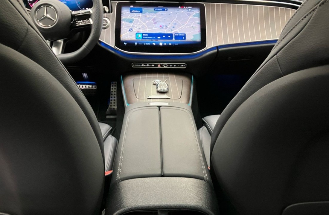 Mercedes-Benz E 400e 4MATIC AMG Line - foto 10