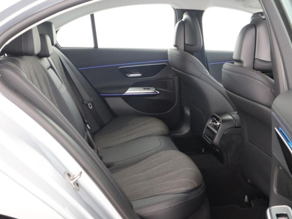 Mercedes-Benz E 200 Avantgarde - foto 17