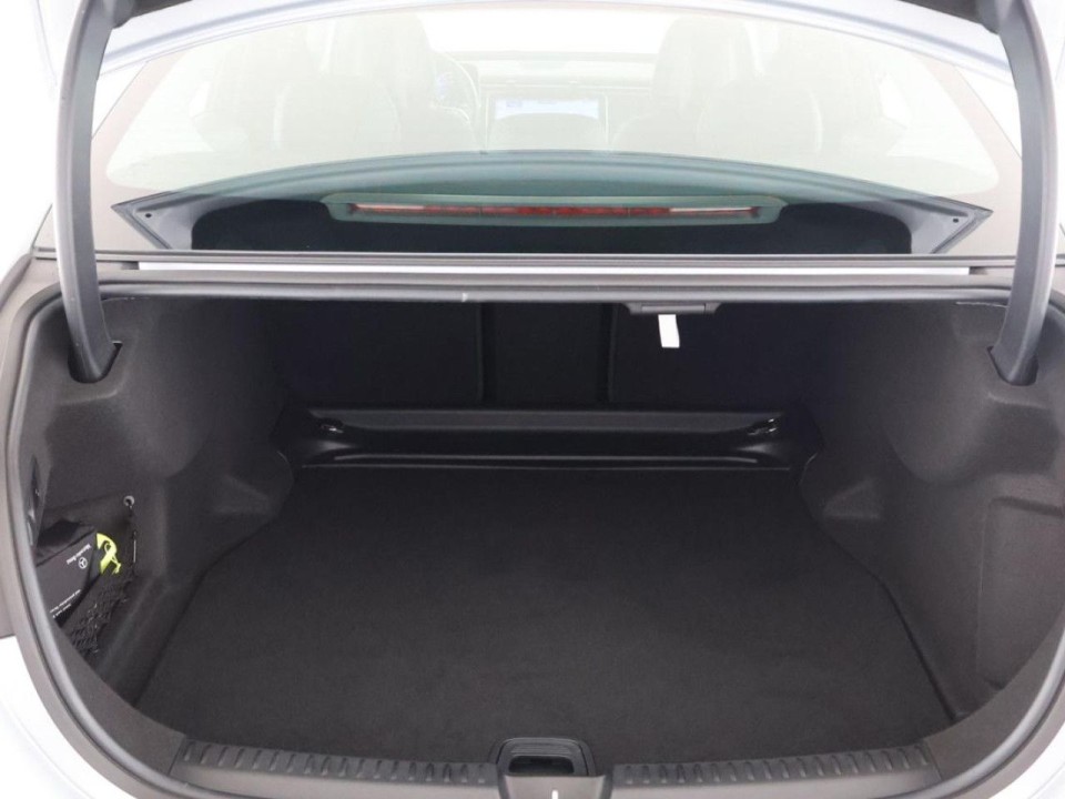 Mercedes-Benz E 200 Avantgarde - foto 20