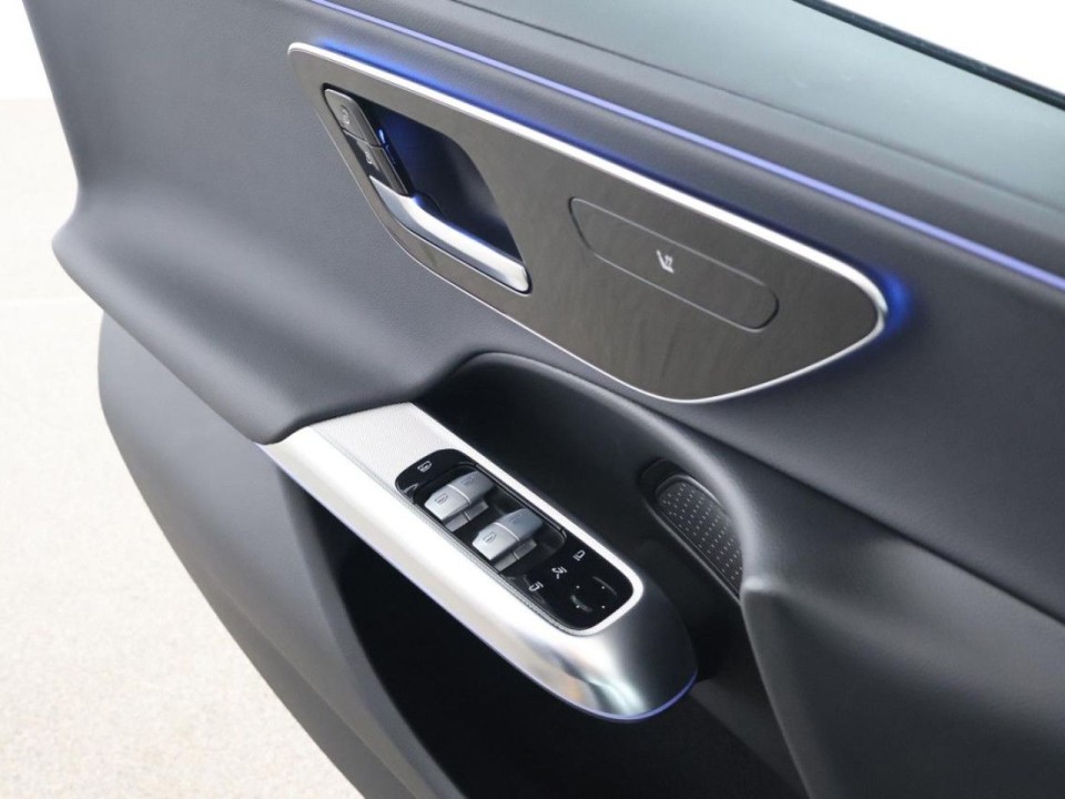 Mercedes-Benz E 200 Avantgarde - foto 19