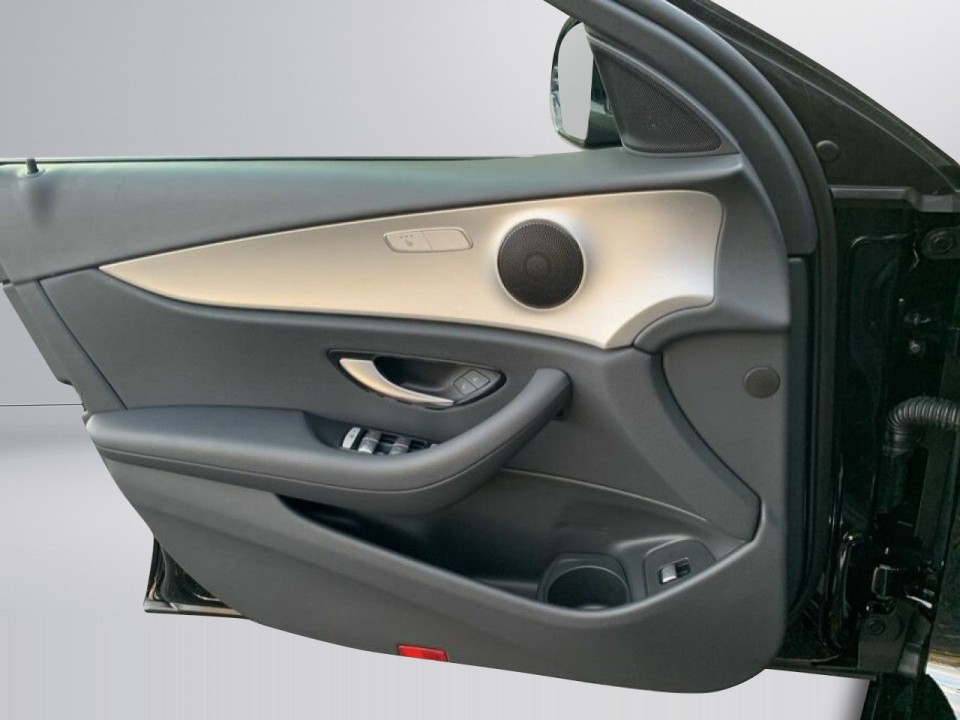 Mercedes-Benz E 220d Avantgarde - foto 18